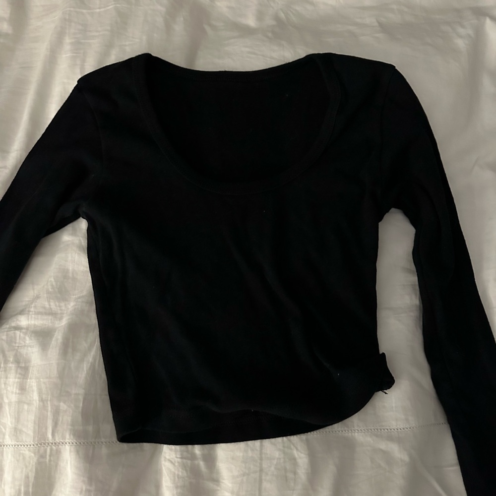 American Apparel long sleeve cropped black shirt